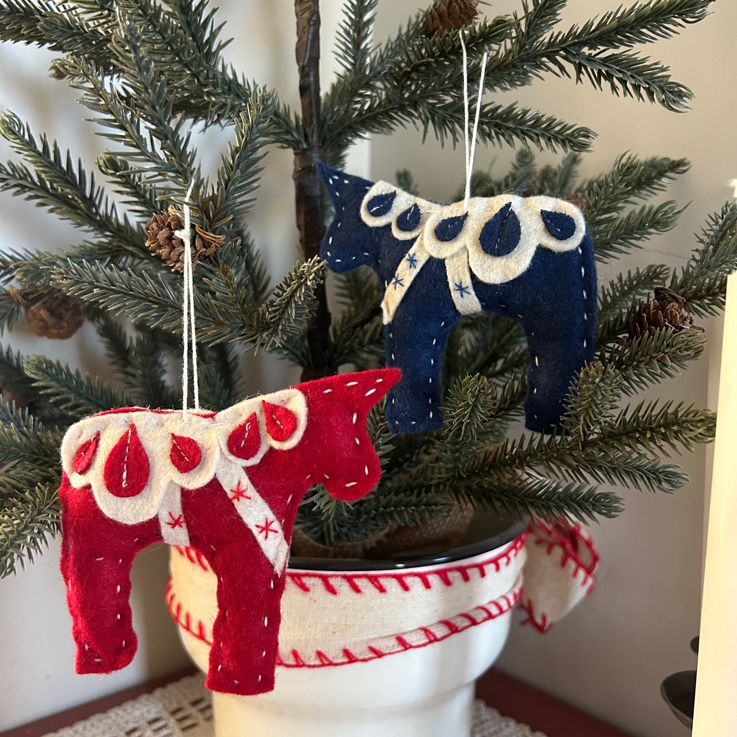 Dala Horse Ornament- Set of 2